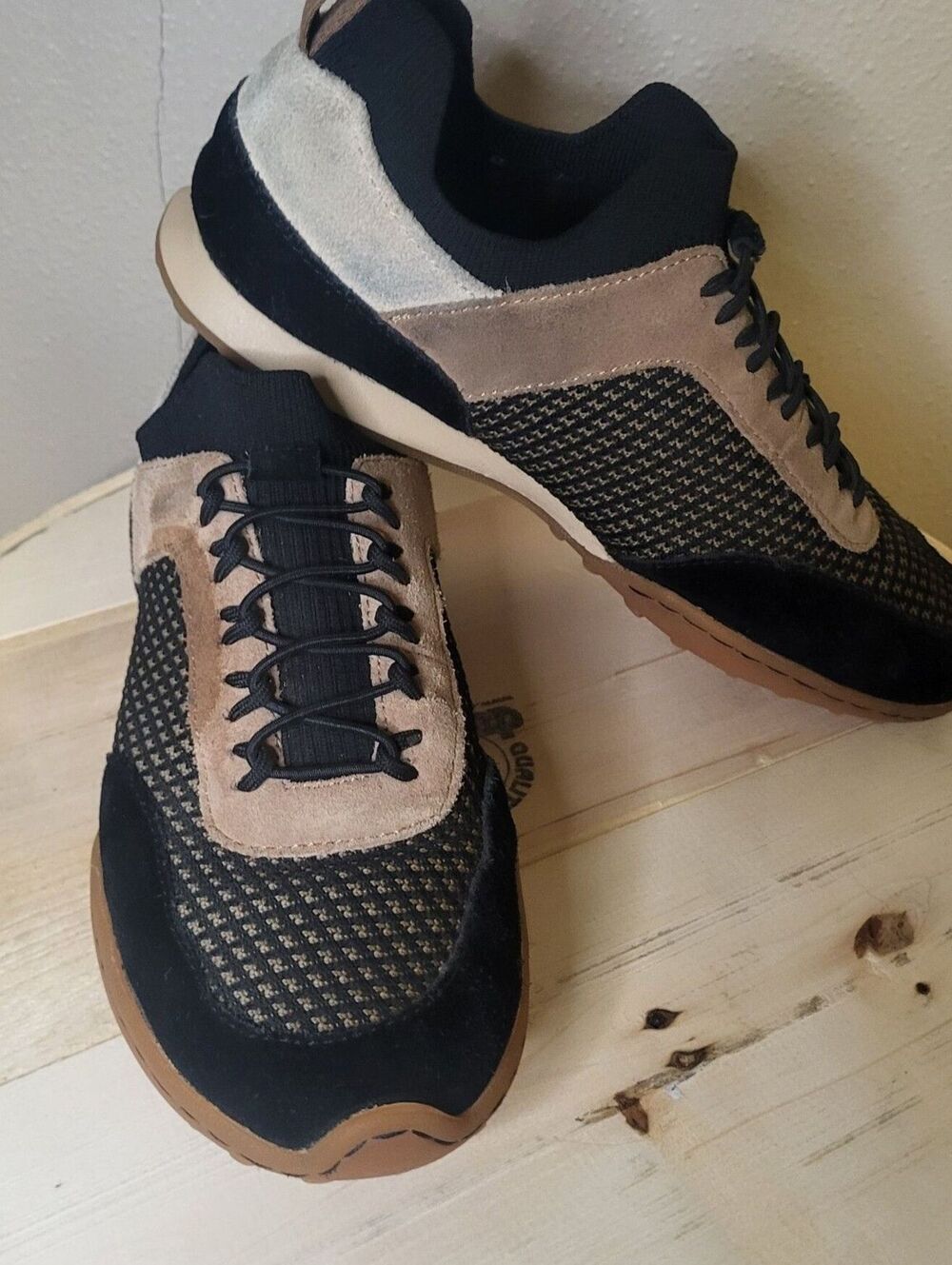 Born Women’s 6.5 Black Tan Suede Woven Leather Retro Sneakers Gum Sole